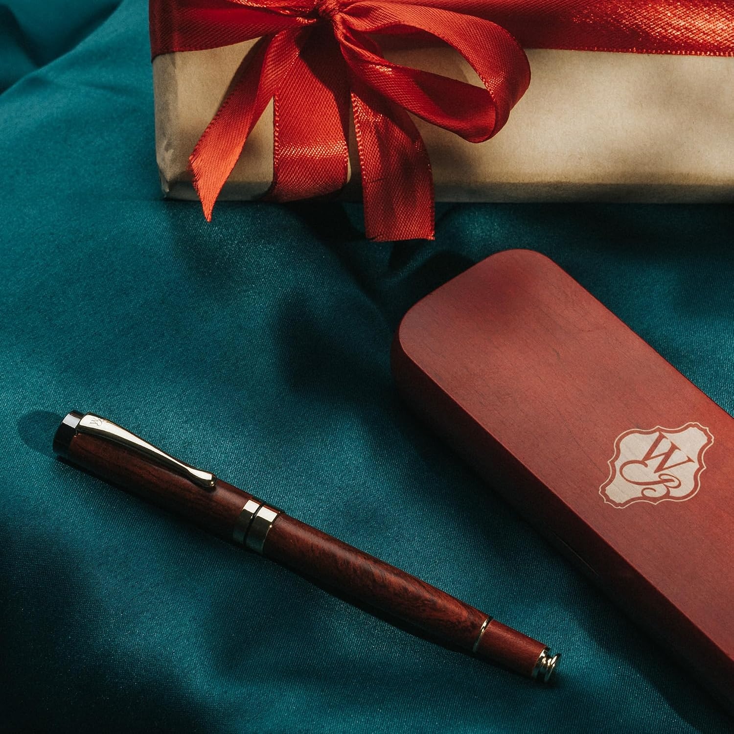 image:imageWordsworth amp Black Fountain Pen Set Rose Wood Luxury Bamboo Wood Medium Nib Includes 50 ml Pen Ink Black 6 Ink Cartridges Refill Converter and Premium Gift Case
